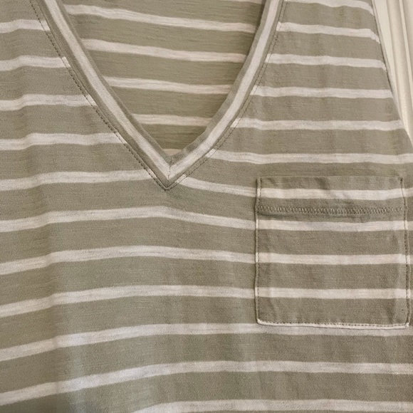 Madewell whisper cotton V-neck pocket tank - Picture 5 of 6